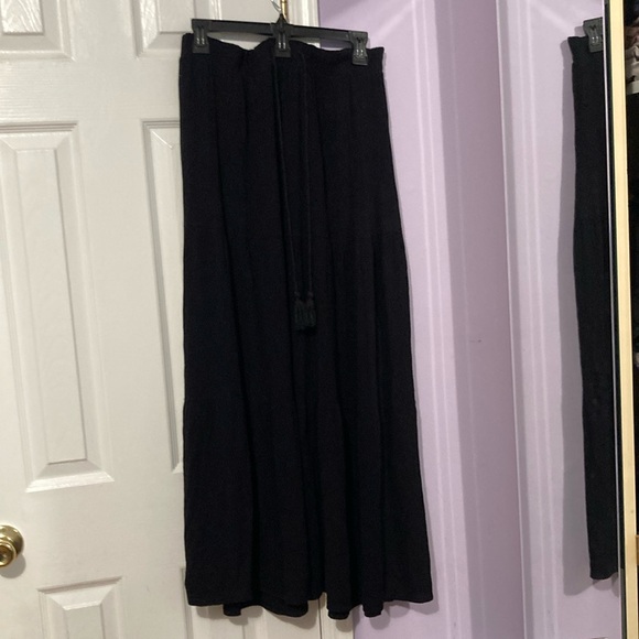 Juniors tiered pull on drawstring maxi skirt, black - Picture 2 of 9